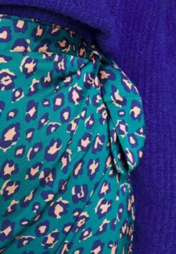 Jaspre Skirt - Pencil Skirt -Pieces Shop 7c04e91bb4ca4957a7e03377bd89ef89