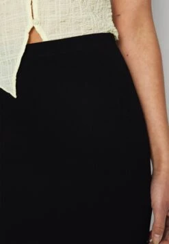 2 Pack - Pencil Skirt -Pieces Shop 7cec202c05ae43af9a2e5b0931272b72