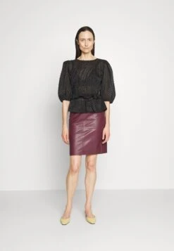 Cecilia Classic - Pencil Skirt -Pieces Shop 7e832383995f49e38a5b7275a3855bcc