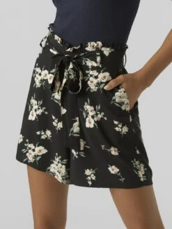 Vero Moda Vmeasy - Shorts - Black/Multi-Coloured -Pieces Shop 806a116d80b54d87bad1aed2fb202b39
