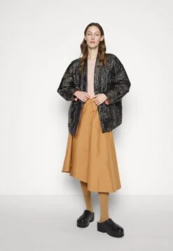 MUNTHE Emu - Classic Coat - Black -Pieces Shop 8149dd6c98484db6904285b5cdfa0141