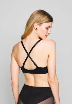 DIM Generous Classic Underwire Bra - Underwired Bra 12 DIM Generous Classic Underwire Bra - Underwired Bra -Pieces Shop 81df37c7dfaa4430b21450884f1eb0dc