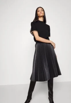 MAX & Co. Galatina - Pleated Skirt - Black -Pieces Shop 8713e7419d474daf9a5e07ddd0a4f093