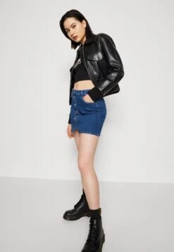 ONLY Onldaisy Mini Skirt Pimbox - Pencil Skirt - Medium Blue Denim 11 ONLY Onldaisy Mini Skirt Pimbox - Pencil Skirt - Medium Blue Denim -Pieces Shop 8cbcb35553074f2299c3a4be05826e02