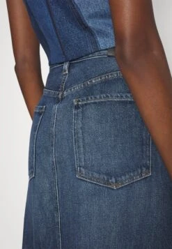 The Vogel Skirt - Denim Skirt - Whitely 15 The Vogel Skirt - Denim Skirt - Whitely -Pieces Shop 8cf12df09b5b4174bb3dc2ce6bc9691a