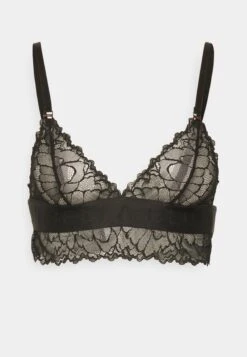 BLUEBELLA Tori Soft Bralette - Triangle Bra - Black -Pieces Shop 8f09111bd3dc402eac9311304c3ee340