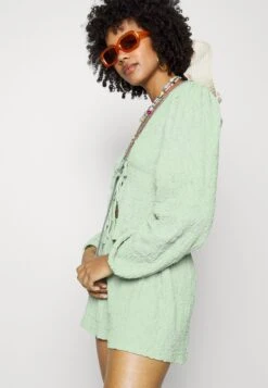 Gina Tricot Shorts - Smoke Green -Pieces Shop 91c8f190eca1416b9db10109f2188a3f