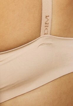 DIM Invisifi Free Soutien Gorge Triangle Paddé - T-Shirt Bra - New Skin -Pieces Shop 94dc27fd49634d798f93d728b1a86ab4