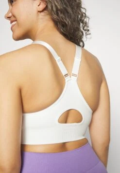 Light Support Sports Bra - White -Pieces Shop 94f9a46c0db046079b6396f28eff0f91