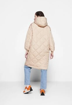 Vila Quilted - Winter Coat - Sesame -Pieces Shop 9aa7d750e41d49af9f5811d333d16021