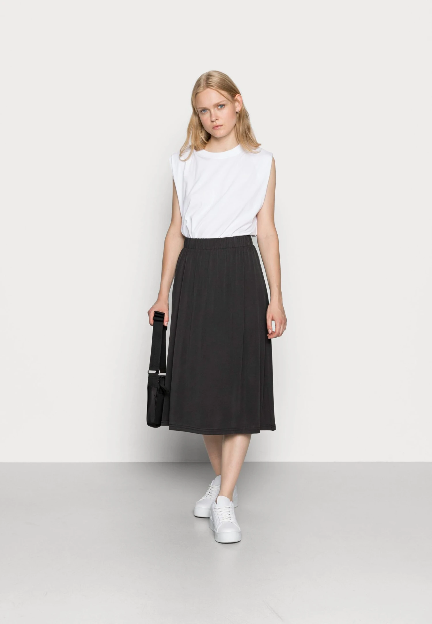 Minimum Regisse - A-Line Skirt - Black 4 Minimum Regisse - A-Line Skirt - Black - Image 2