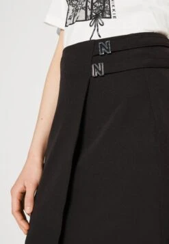 Nikkie Nula Skirt - Wrap Skirt - Black -Pieces Shop 9cc9231976914ecba39867030f9d120a