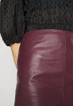 Cecilia Classic - Pencil Skirt -Pieces Shop 9efde29b33dc4bf1b5fabc85304b7d00