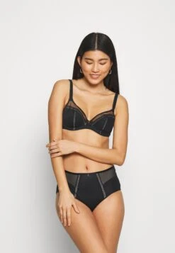 Chantelle Chic Essential - Underwired Bra -Pieces Shop a23cd5eff59844c391e5b2399774ccf9