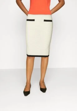 Alba Embossed Skirt - Pencil Skirt - Sandy Shore/Black