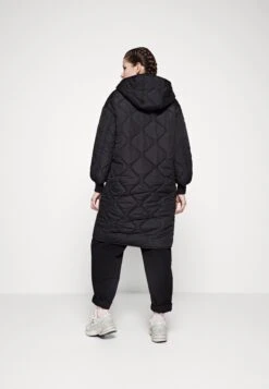 Vila Quilted - Winter Coat - Black -Pieces Shop a46a59b8b2234f4eba6aa9a5ab0bbdb7