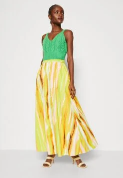 Sundream Skirt - Maxi Skirt -Pieces Shop a66305e90c894963a31c715570b40ade