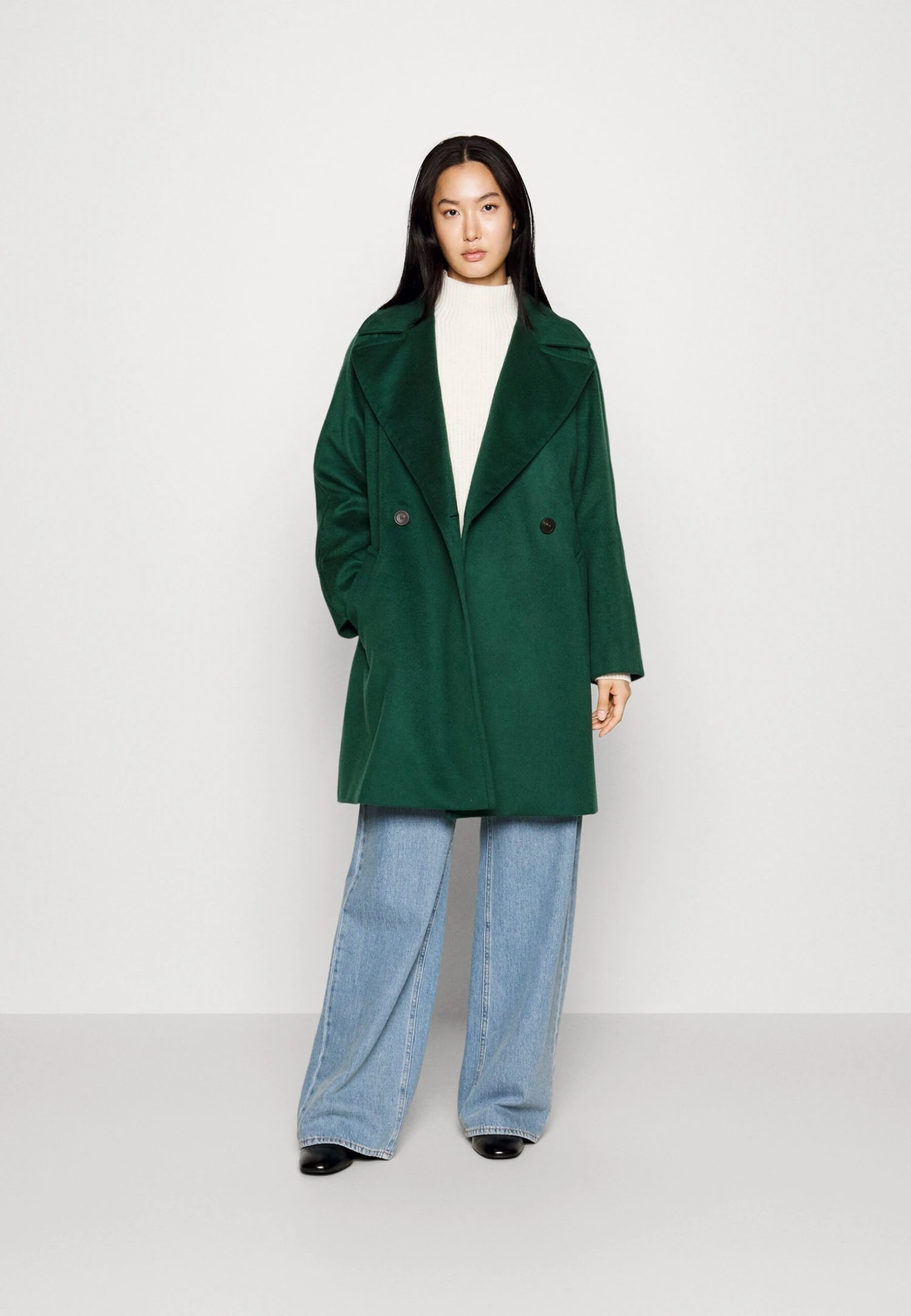 Novella - Classic Coat 4 Novella - Classic Coat - Image 2