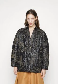 MUNTHE Emu - Classic Coat - Black -Pieces Shop ae2a759cedc249deb5deaebe17b2bee3