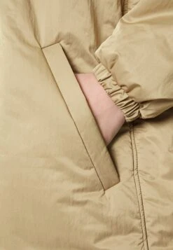 Calvin Klein Jeans Oversized Padded Coach Jacket - Short Coat - Travertine -Pieces Shop af68f53651ed4f4dbff757fd4219929e