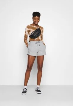 Nike Sportswear Shorts - Grey -Pieces Shop af7e9250f53649da99d7e9c8b83d9cda