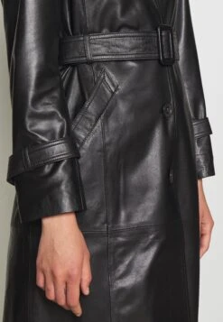 Isabel Fashion - Trenchcoat -Pieces Shop b1b3237e7c354cc9b8b553384b1ab786