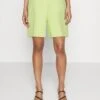 Selected Femme Slfbinna - Shorts - Sharp Green -Pieces Shop b408e8ccbc704ac8bdde4bb53103ce48