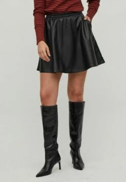 Vila Beschichteter - A-Line Skirt - Black