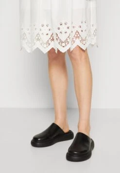 ARKET A-Line Skirt - White -Pieces Shop bcdcfe56dda54ab7972c6fc9bf5707aa