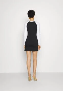 Dress - Day Dress - Black/White -Pieces Shop bd1b7dd7079b468eb05ecc8e1d208739