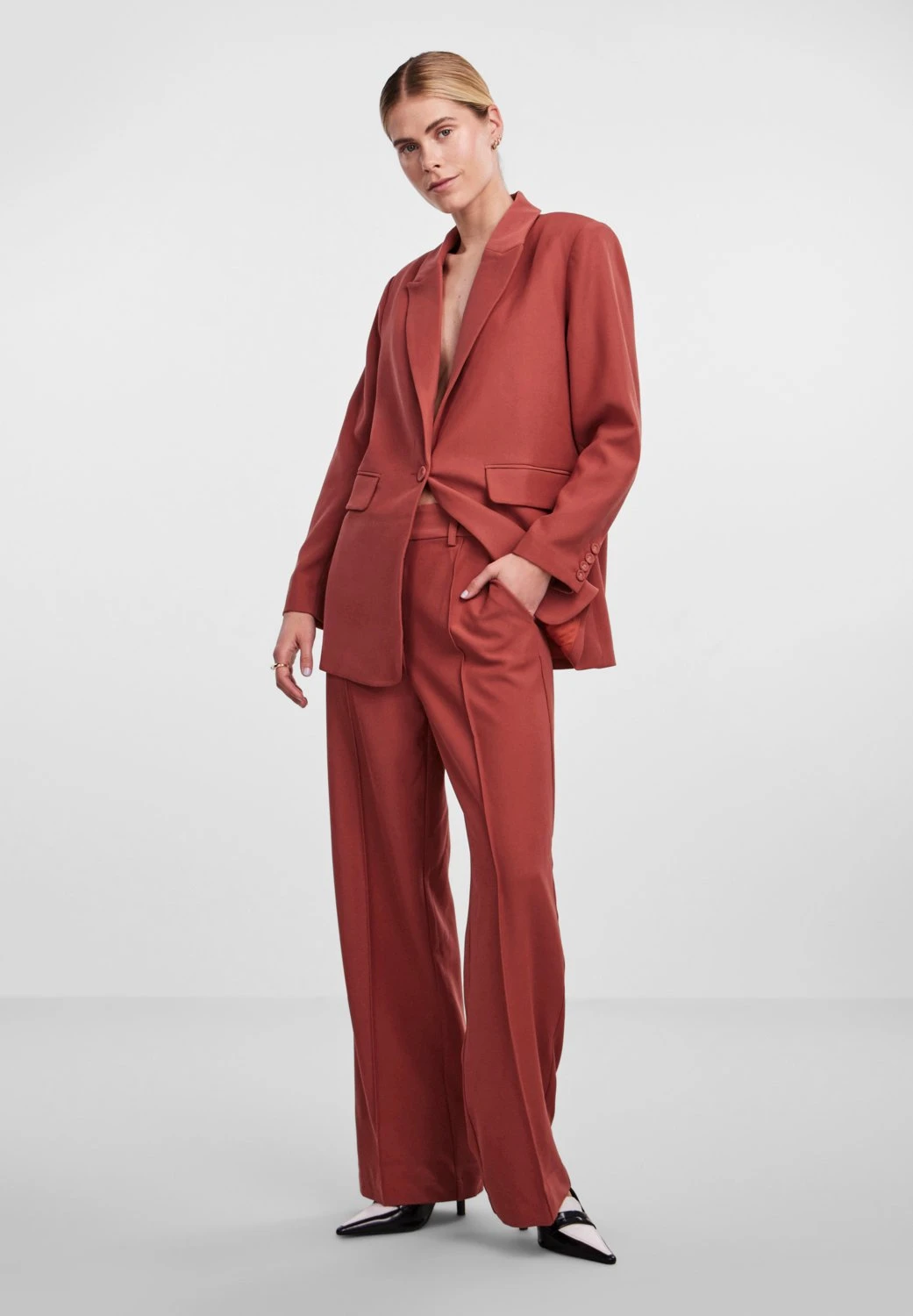 Yasumanna- Short Coat - Redwood 4 Yasumanna- Short Coat - Redwood - Image 2