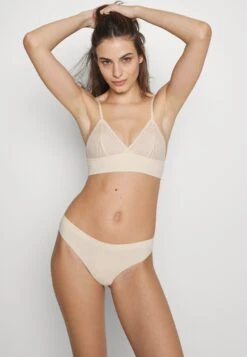 ONLY Onllaura Brazilian 2 Pack - Briefs - Nude -Pieces Shop c29200c48d514b8ab4e8af112a480ec8