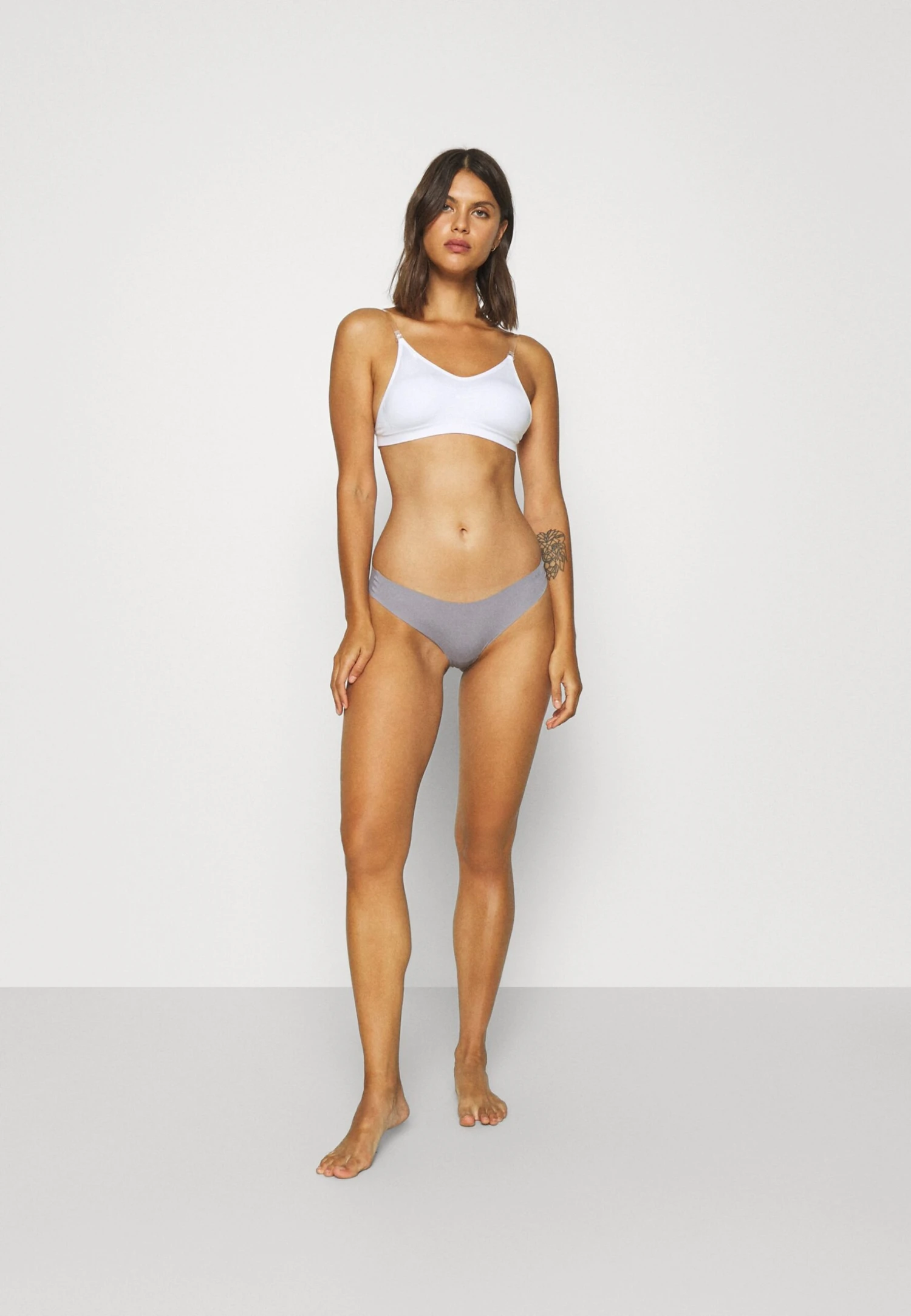 Magic Bodyfashion Invisible Comfort Bra - Multiway / Strapless Bra - White 4 Magic Bodyfashion Invisible Comfort Bra - Multiway / Strapless Bra - White - Image 2