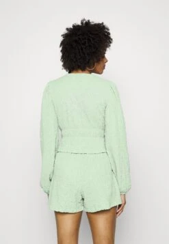 Gina Tricot Shorts - Smoke Green -Pieces Shop c7d9f8762523438094c88ad90ab97d9a