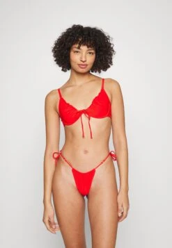 Ibiza Eyelet- Bikini Top - Red 8 Ibiza Eyelet- Bikini Top - Red -Pieces Shop ca0acd048e3f480e9a316cf259f1c090