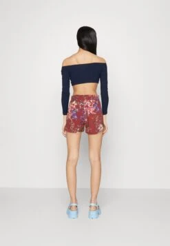 ONLY Onlnova Smilla Belt - Shorts - Mineral Red 10 ONLY Onlnova Smilla Belt - Shorts - Mineral Red -Pieces Shop ca343ff1d84b46a09d3e9317c1bc2e43