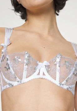 AGENT PROVOCATEUR Skylee Bra - Underwired Bra - White/Silver 11 AGENT PROVOCATEUR Skylee Bra - Underwired Bra - White/Silver -Pieces Shop d2f34a62d09d43f8bc88b346b1e19f9d