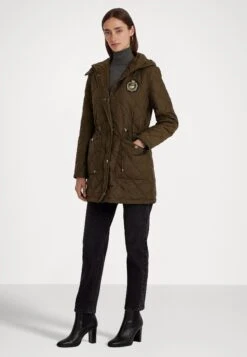 Insulated Coat - Short Coat - Botanic Green 9 Insulated Coat - Short Coat - Botanic Green -Pieces Shop d3f651cb24b645ae83e0dcd54f5579f0