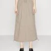 WEEKDAY Edge Cargo Skirt - Maxi Skirt - Beige