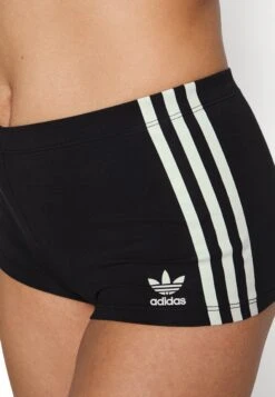 Adidas Originals Pants - Pants -Pieces Shop d4e34885a4d04535a9fdb91c7d7bc886