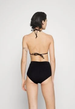 ONLY Onlflorence Crochet Beach - Bikini Top -Pieces Shop d8378bc123064f22811c42b720b12e01