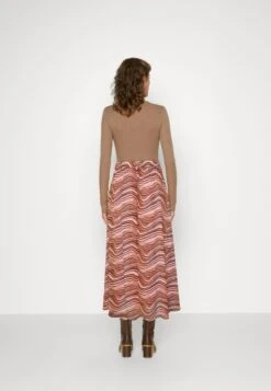 MOSS COPENHAGEN Panthea Rikkelie Skirt - A-Line Skirt - Koi -Pieces Shop d85d7c0e7fbc40a893f070948b74f5f8