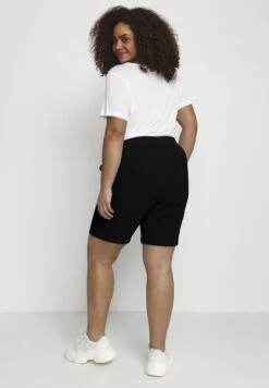 Kcnana - Shorts -Pieces Shop dc2135ef3c6f4872a277e091b29a064d