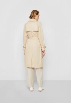 Calvin Klein Essential - Trenchcoat -Pieces Shop dd304a9ef210441581ef3c9ee2ec37e9
