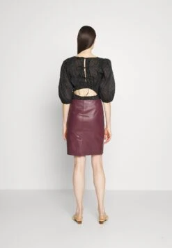 Cecilia Classic - Pencil Skirt -Pieces Shop e031e62ed1d648548cb29cdab099ae84