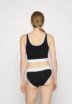 Adidas Originals Brami - Bustier - Black -Pieces Shop e259100de2224d3aa2c5a1234df87181