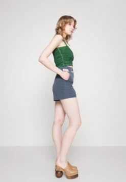 ELLEME Cut Out - Shorts 14 ELLEME Cut Out - Shorts -Pieces Shop e49a95f8e5c44f56a5465534e1d3734b