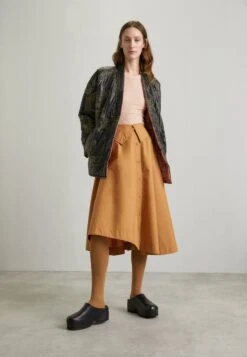 MUNTHE Emu - Classic Coat - Black -Pieces Shop ea8b45e055f240a28d6a6e7fc03aa0fd