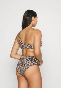 ONLY Onlsusan Ring One Bikini 2-Pack - Bikini Top - Black/Beige -Pieces Shop ed271d888ff541f888c673258aee038e