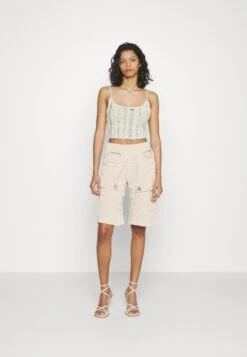 Full Fashioned With Extended Pockets Elastic Waist And Handcrafted Button Detail - Shorts - Off White -Pieces Shop ed4bc6a7300247068b1071e288e45740